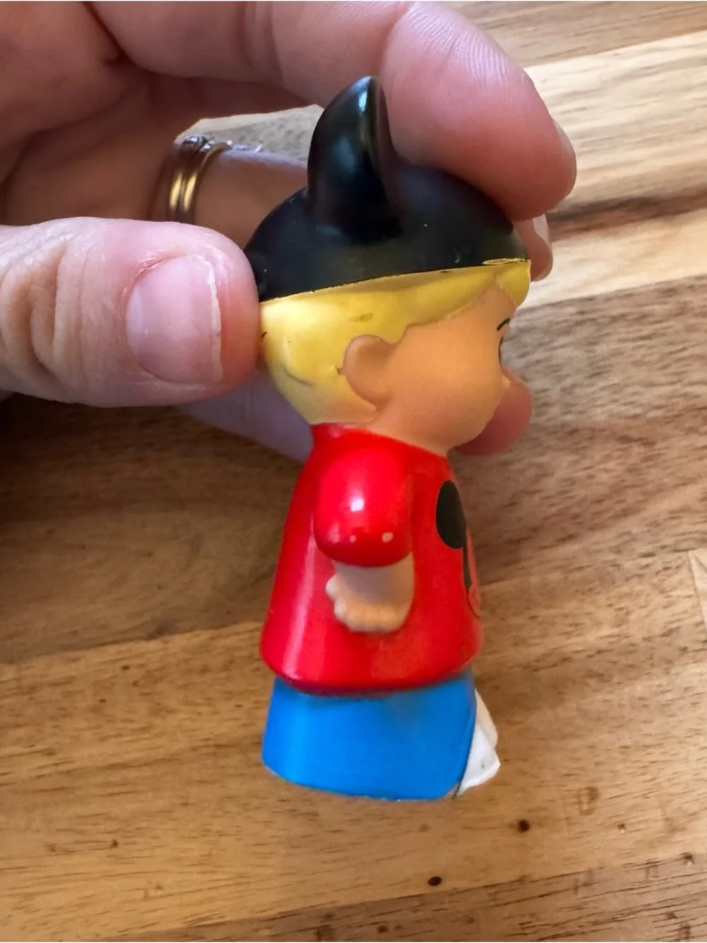 HSA Fisher-Price Little People Disney Mickey Mouse Ear Hat Boy Figure 2013 BGC44